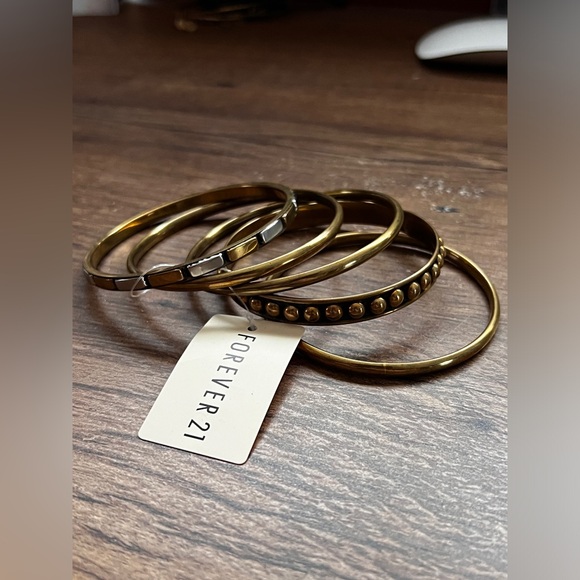Forever 21 mixed gold/silver Metal Bangle Bracelets  Set of (5) - Picture 4 of 11